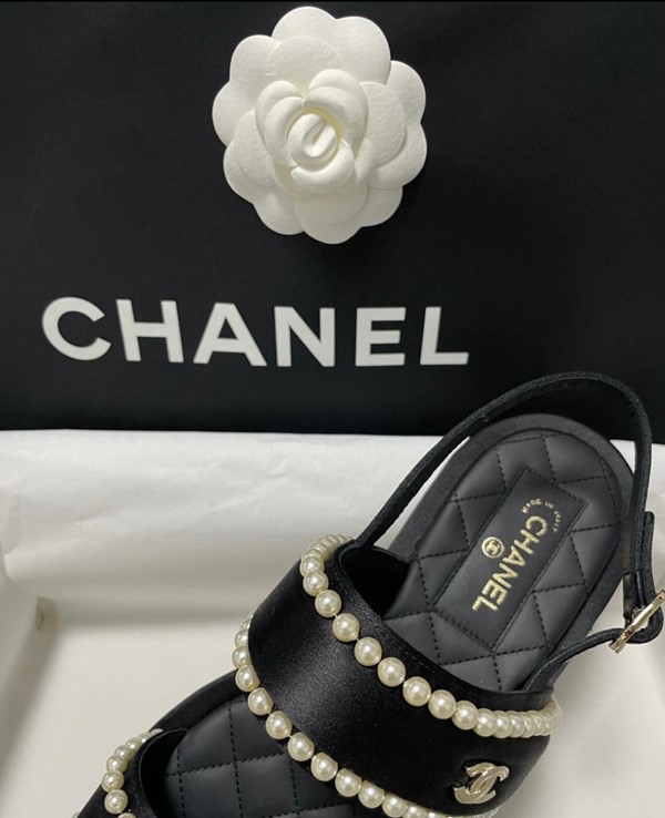 Chanel G40083 Mules