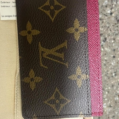 i.redd.it/louis-vuitton-mens-wallet-from-uniway01